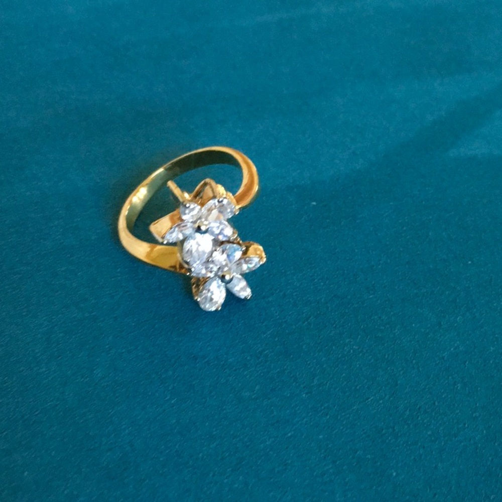 Flower Ring. Sz 7